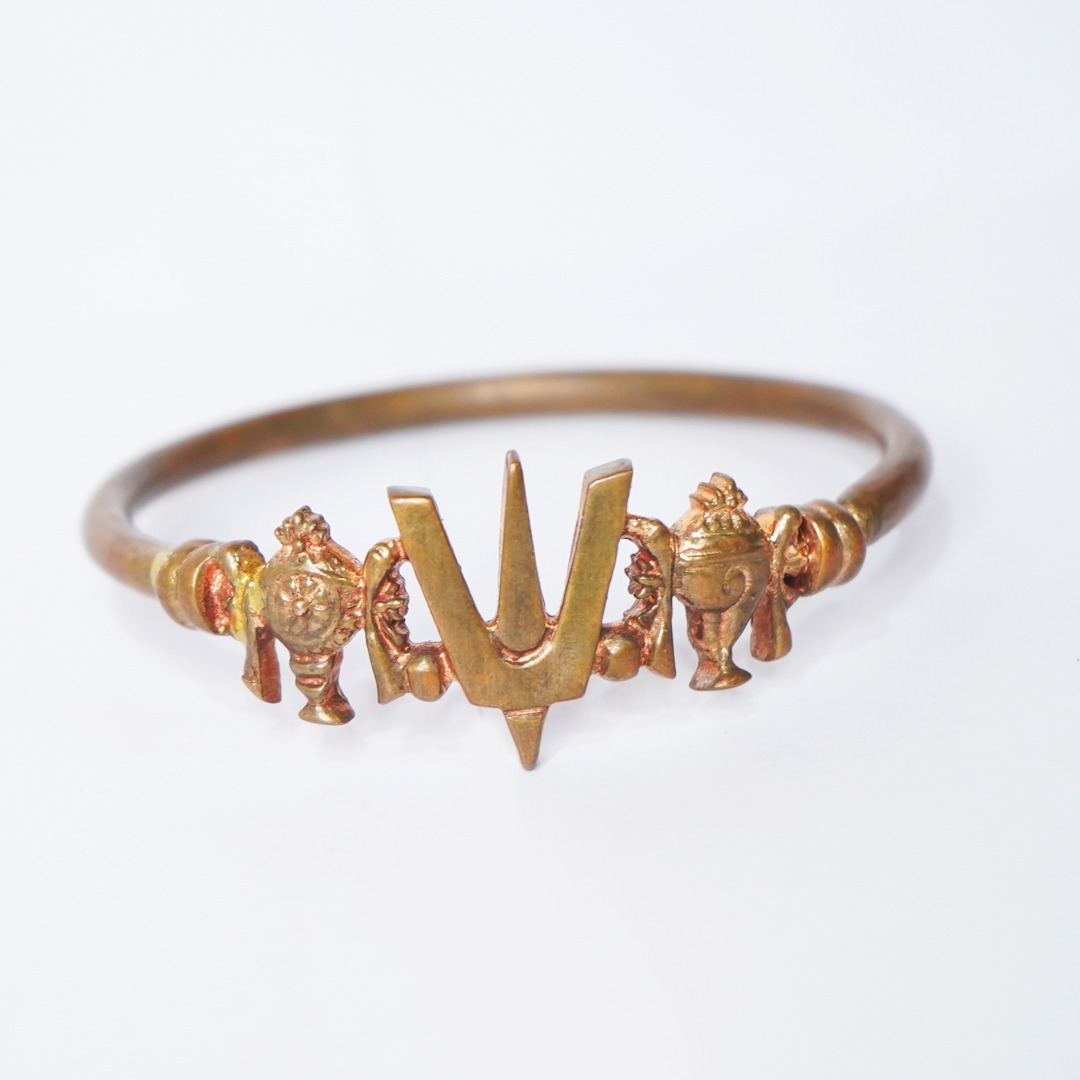 Impon Kaappu (Panchaloka Protective Bangle)